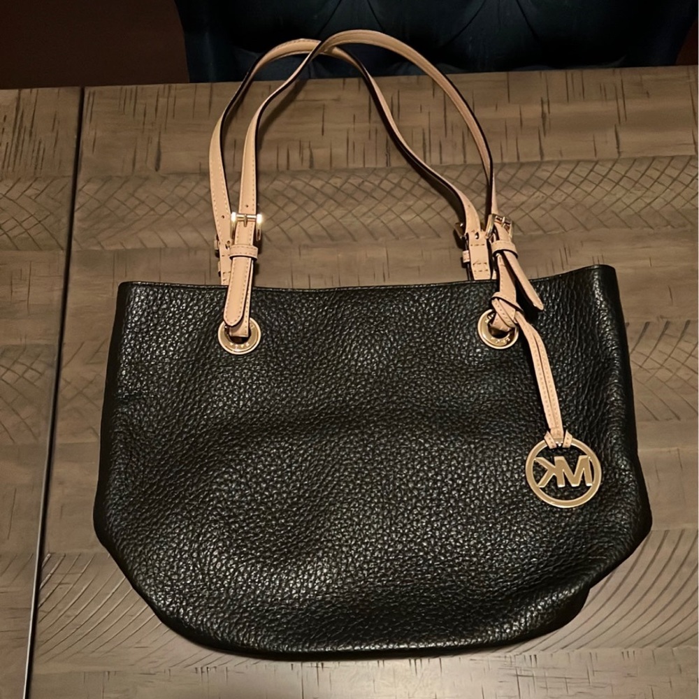 Micheal Kors Purse
